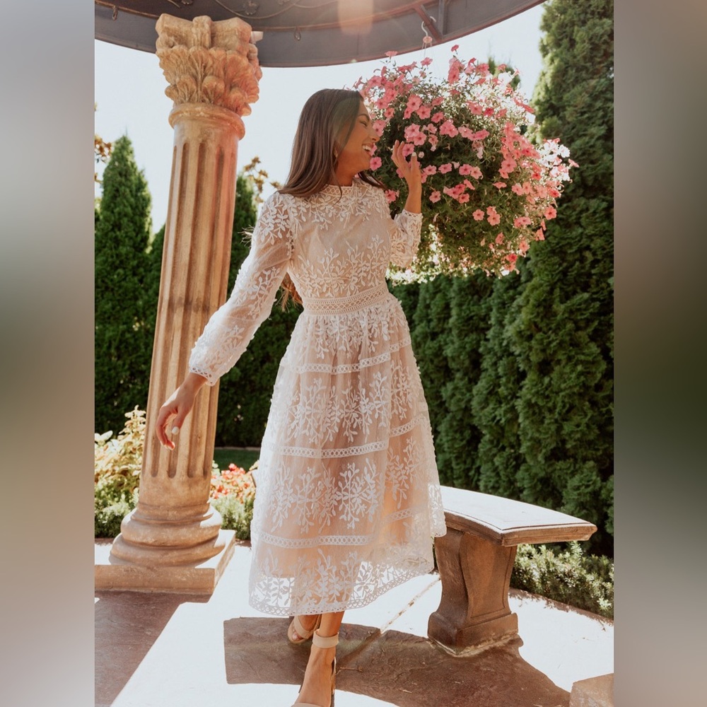 Ivy City Co Sicily Dress - Champagne Lining